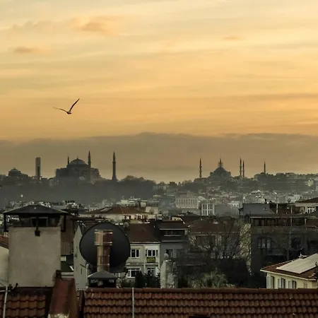 Duplex Terrace In The Historic Baltazzi In The Heart Of Beyoglu