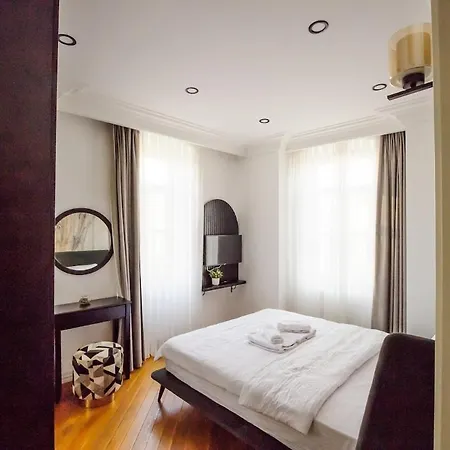 Duplex Terrace In The Historic Baltazzi In The Heart Of Beyoglu Istanbul